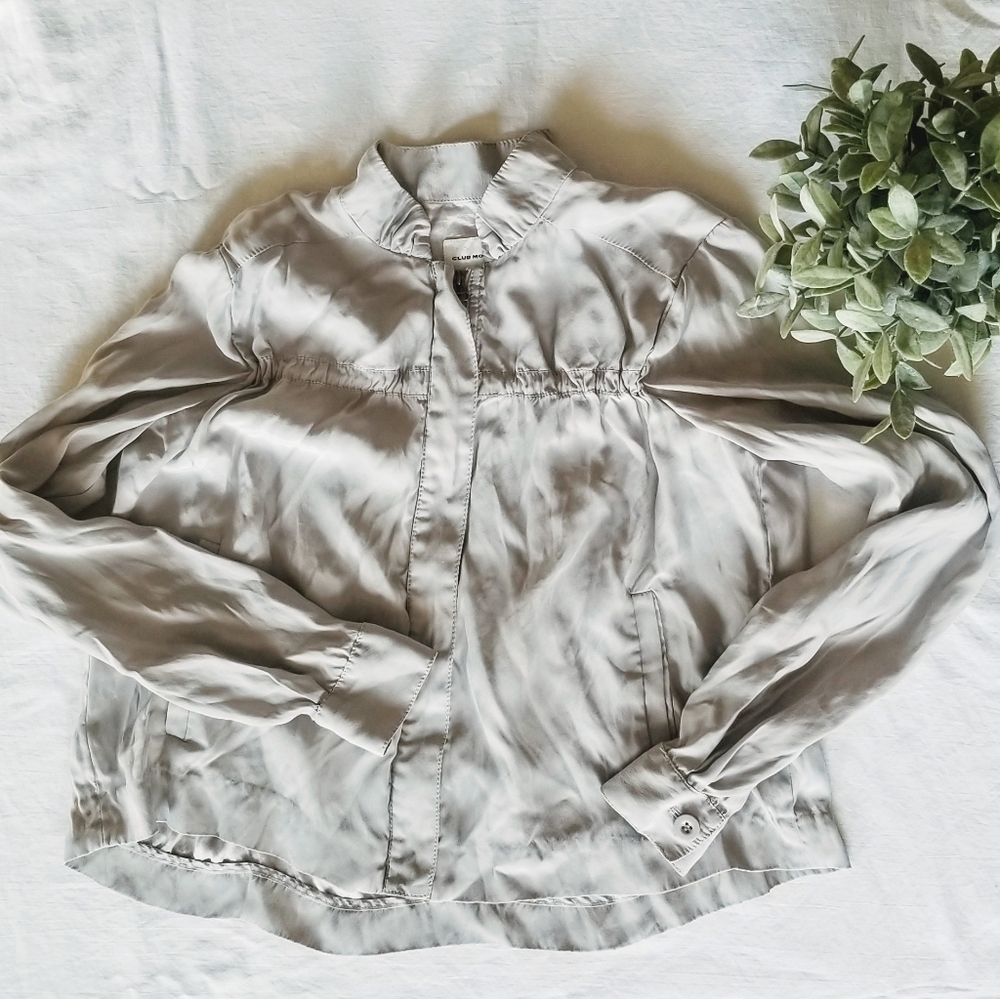 Club Monaco zip up blouse